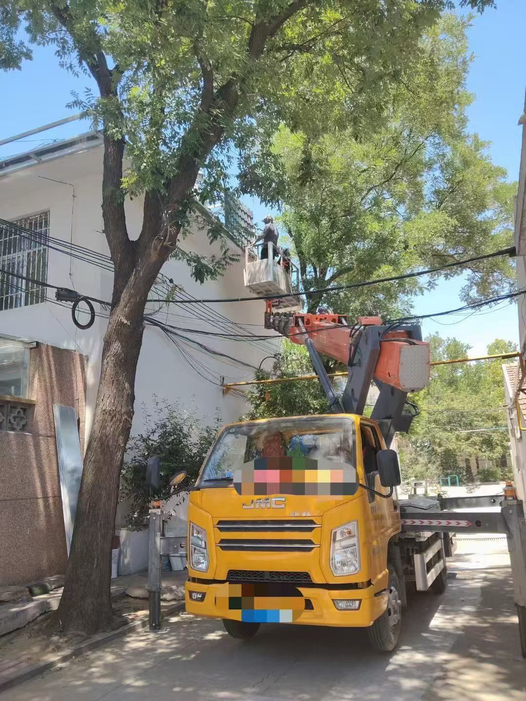 翁源县高空作业车能吊装重物吗？最大承载多少公斤？